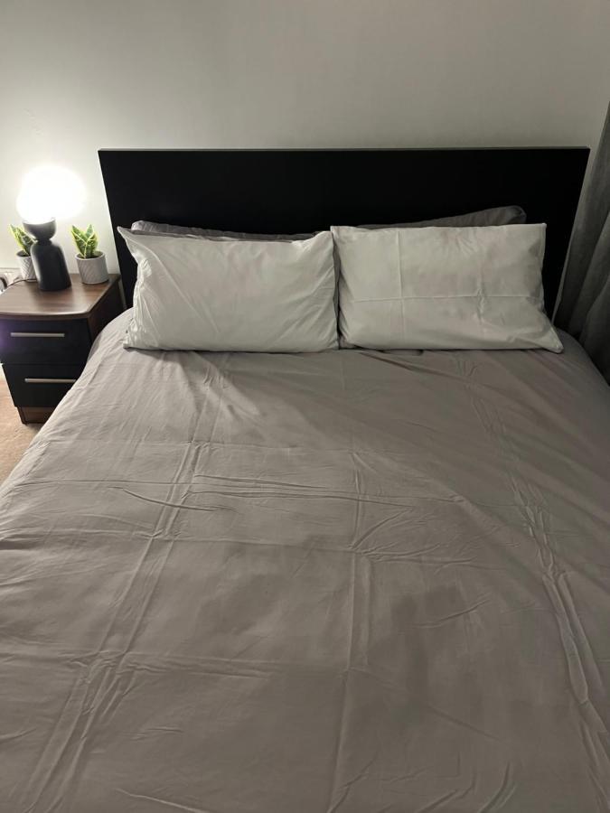לונדון Luxurious Dlr Apartment מראה חיצוני תמונה